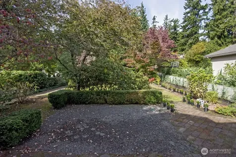 8319 NE Juanita Drive Kirkland WA 98034
