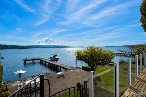 8319 NE Juanita Drive Kirkland WA 98034