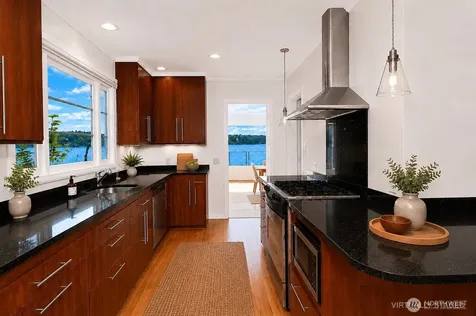 8319 NE Juanita Drive Kirkland WA 98034
