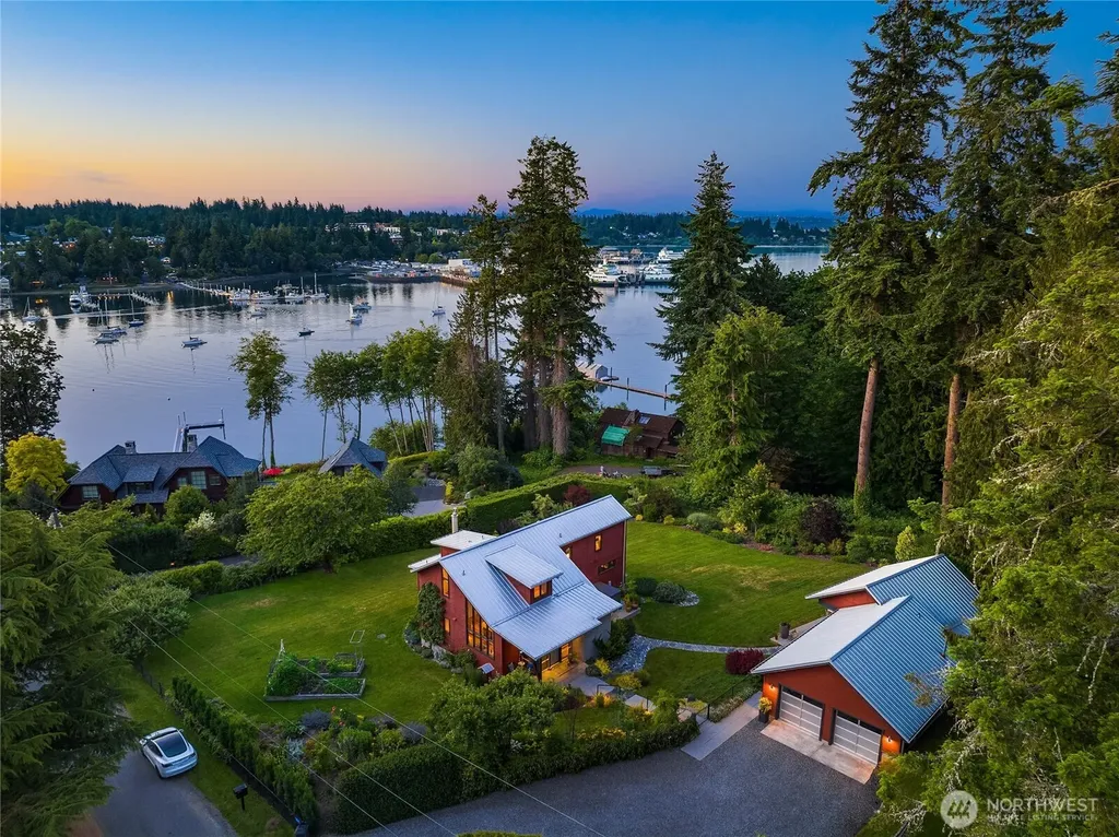 6017 Rose Loop NE Bainbridge Island WA 98110