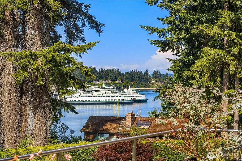 6017 Rose Loop NE Bainbridge Island WA 98110
