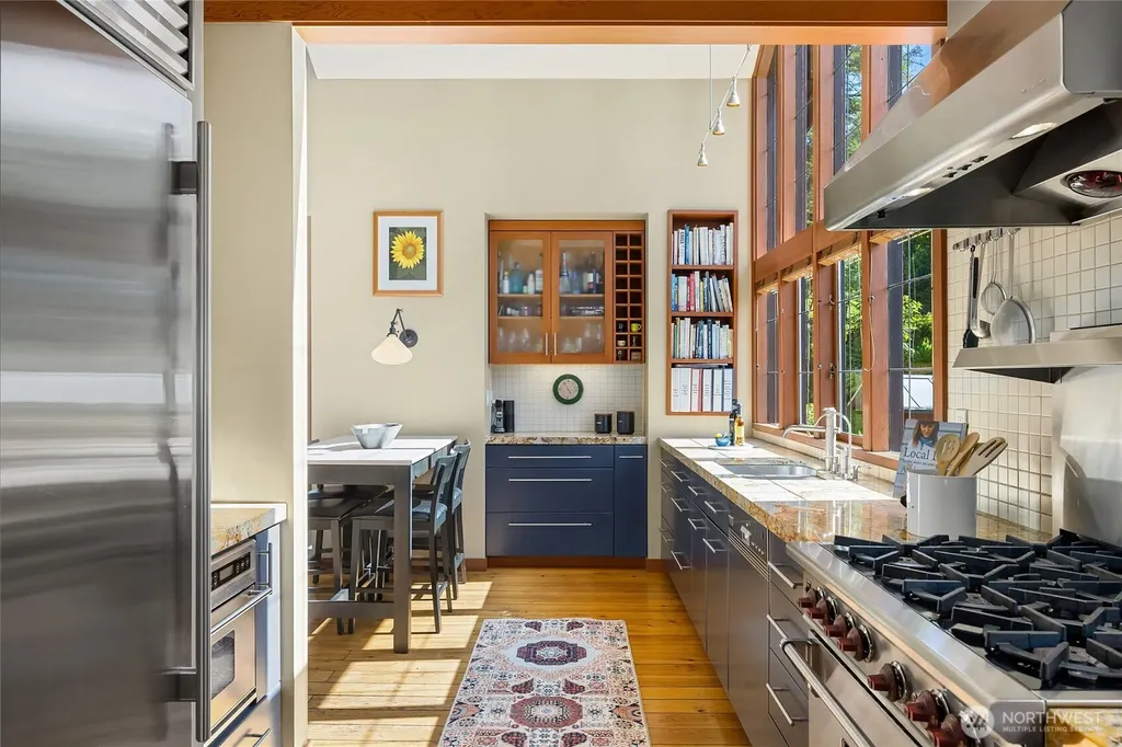 6017 Rose Loop NE Bainbridge Island WA 98110