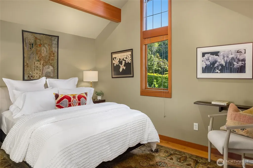 6017 Rose Loop NE Bainbridge Island WA 98110