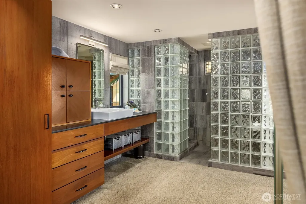 6017 Rose Loop NE Bainbridge Island WA 98110