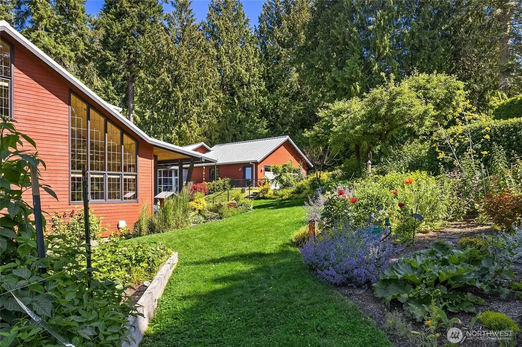 6017 Rose Loop NE Bainbridge Island WA 98110