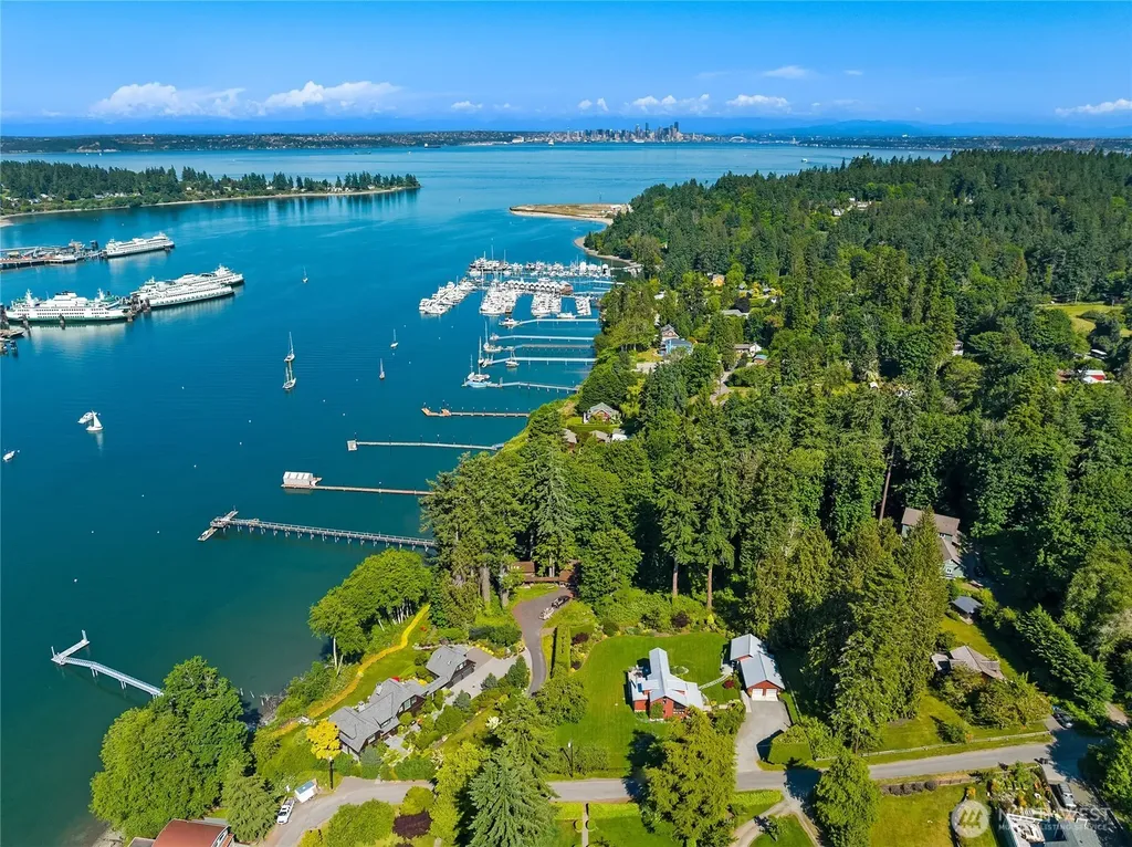 6017 Rose Loop NE Bainbridge Island WA 98110