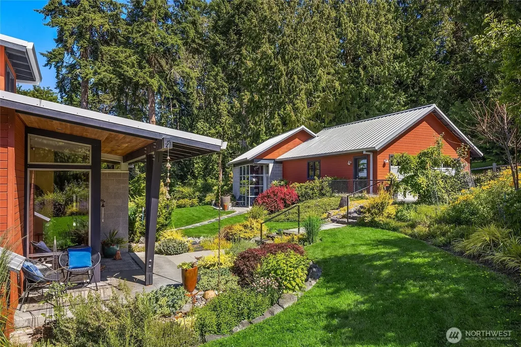 6017 Rose Loop NE Bainbridge Island WA 98110