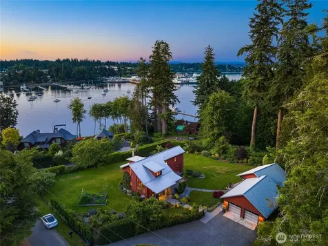 6017 Rose Loop NE Bainbridge Island WA 98110