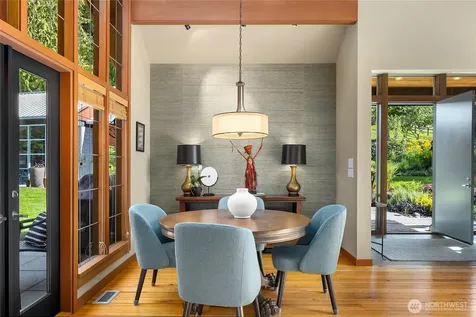 6017 Rose Loop NE Bainbridge Island WA 98110