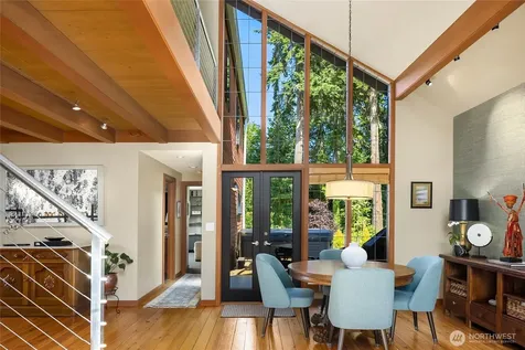 6017 Rose Loop NE Bainbridge Island WA 98110