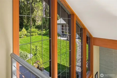 6017 Rose Loop NE Bainbridge Island WA 98110