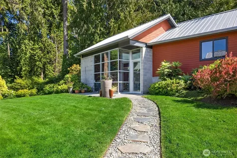 6017 Rose Loop NE Bainbridge Island WA 98110