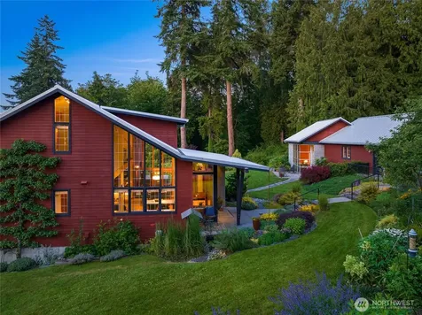 6017 Rose Loop NE Bainbridge Island WA 98110