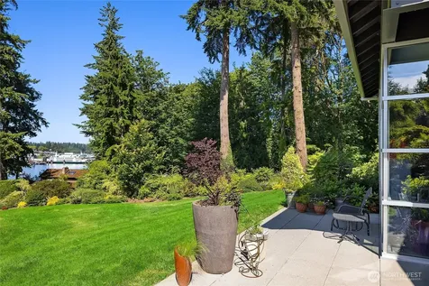 6017 Rose Loop NE Bainbridge Island WA 98110