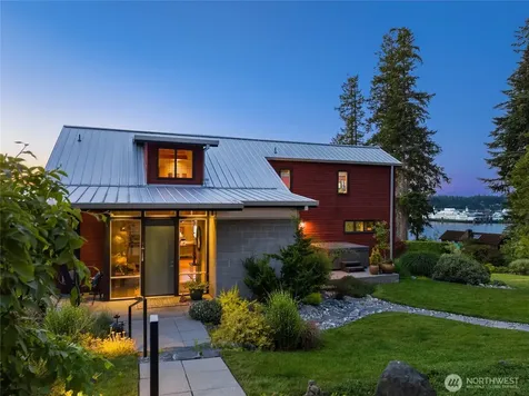 6017 Rose Loop NE Bainbridge Island WA 98110