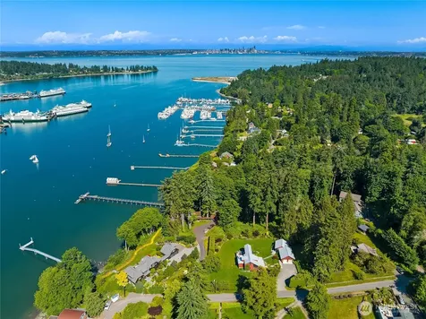 6017 Rose Loop NE Bainbridge Island WA 98110