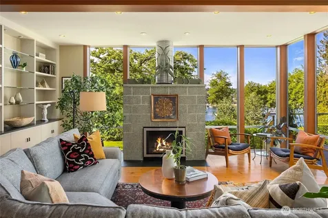 6017 Rose Loop NE Bainbridge Island WA 98110