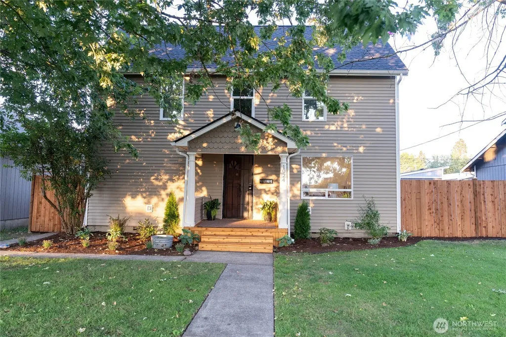 1024 H Street Centralia WA 98531