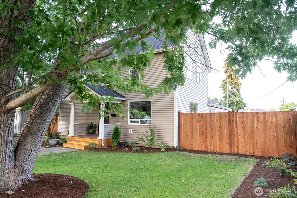 1024 H Street Centralia WA 98531