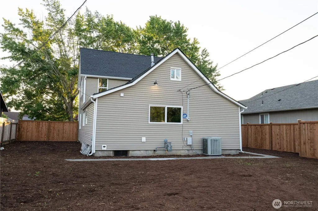 1024 H Street Centralia WA 98531