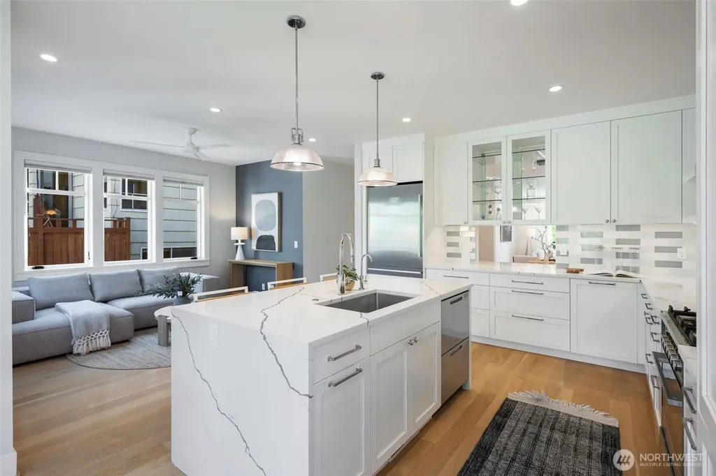 2910 9th Avenue W Seattle WA 98119