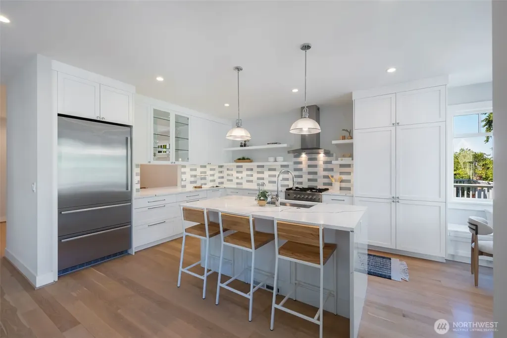 2910 9th Avenue W Seattle WA 98119