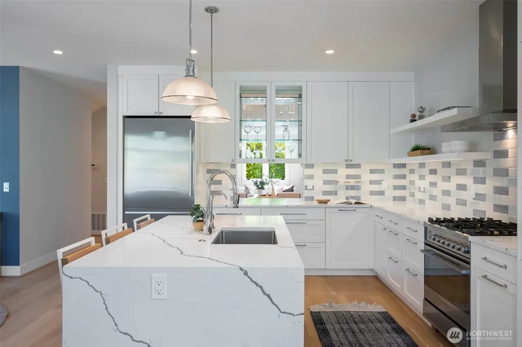2910 9th Avenue W Seattle WA 98119