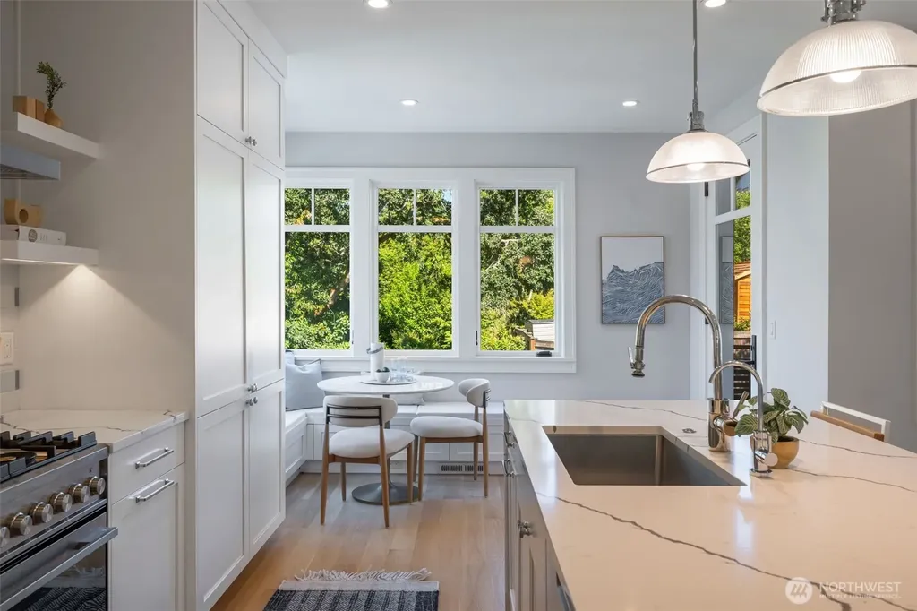 2910 9th Avenue W Seattle WA 98119