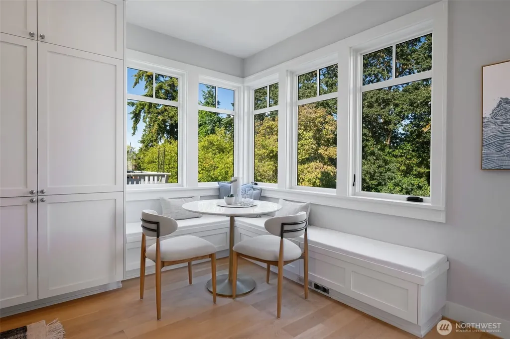 2910 9th Avenue W Seattle WA 98119