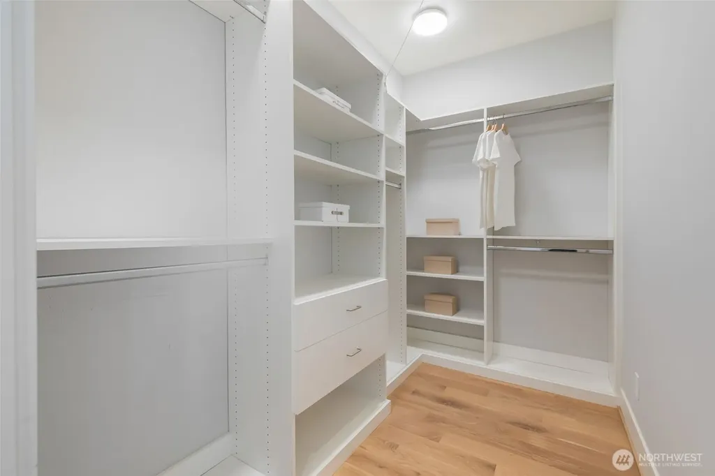 2910 9th Avenue W Seattle WA 98119