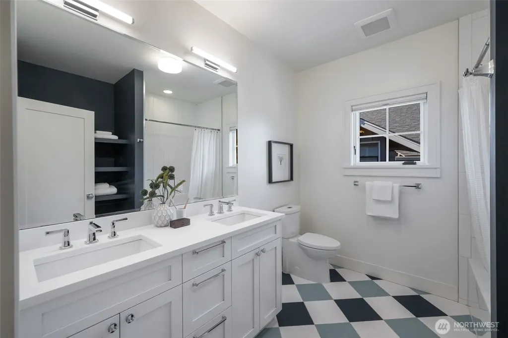 2910 9th Avenue W Seattle WA 98119