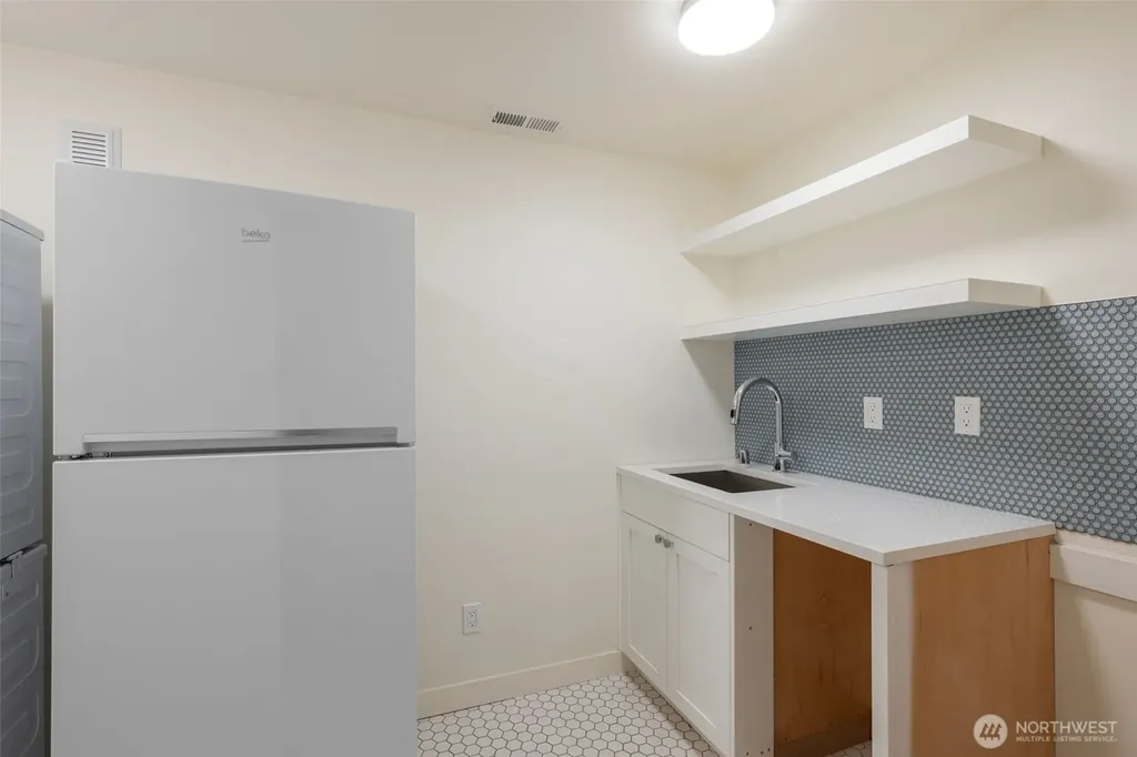 2910 9th Avenue W Seattle WA 98119