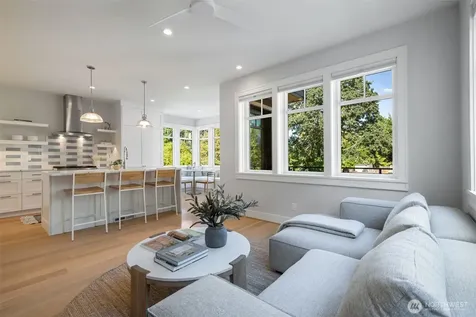 2910 9th Avenue W Seattle WA 98119