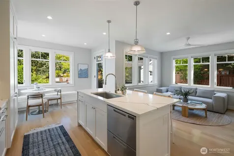 2910 9th Avenue W Seattle WA 98119