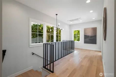 2910 9th Avenue W Seattle WA 98119