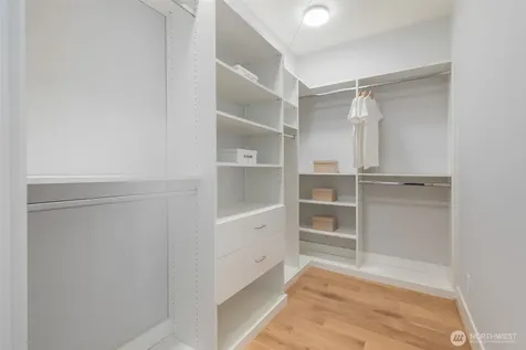 2910 9th Avenue W Seattle WA 98119