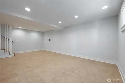 2910 9th Avenue W Seattle WA 98119