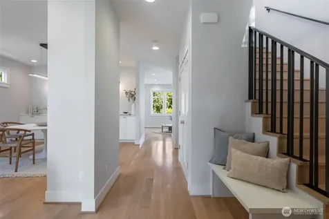 2910 9th Avenue W Seattle WA 98119