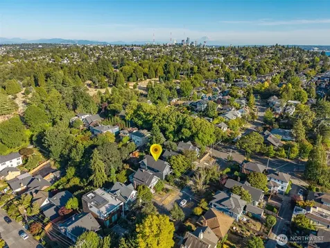 2910 9th Avenue W Seattle WA 98119