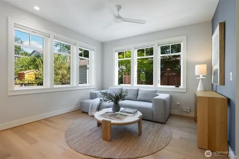 2910 9th Avenue W Seattle WA 98119