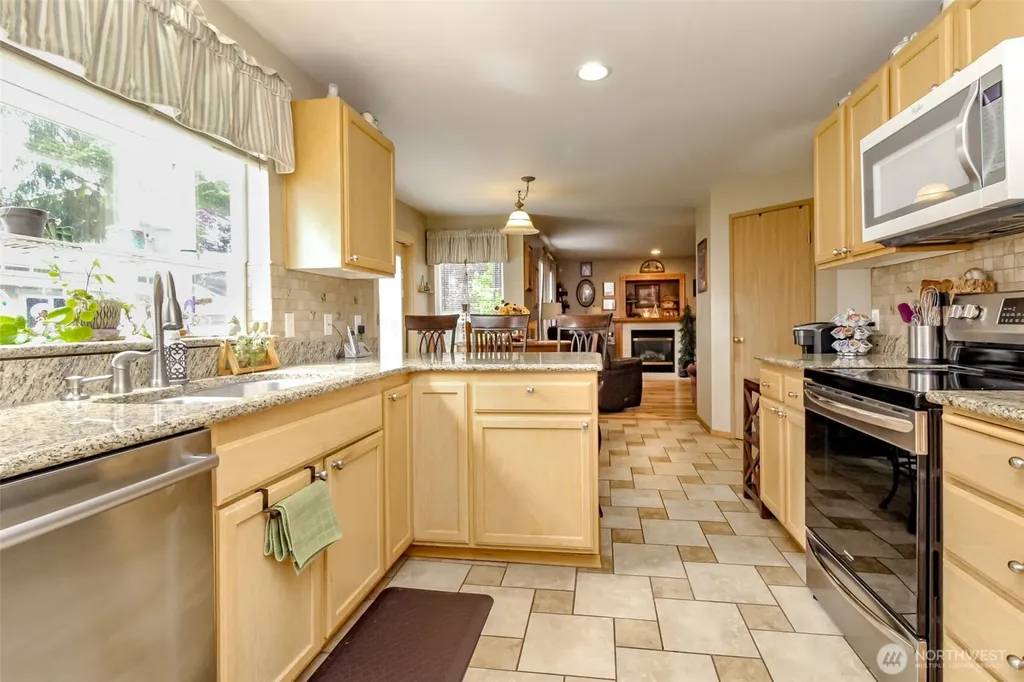 20024 73rd Ave Ct E Spanaway WA 98387