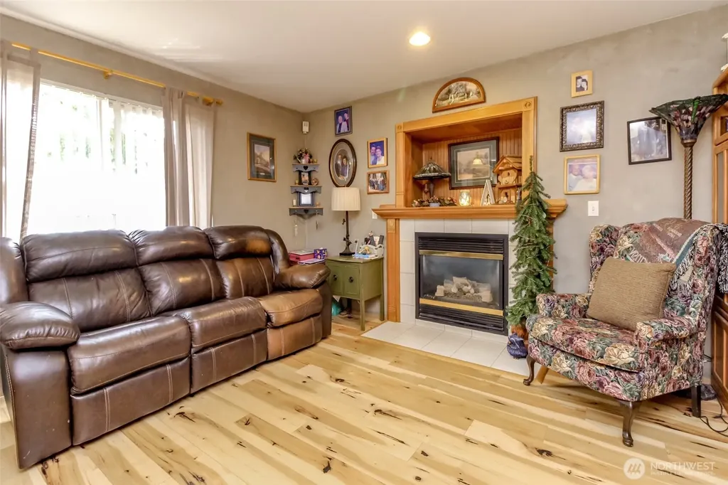20024 73rd Ave Ct E Spanaway WA 98387