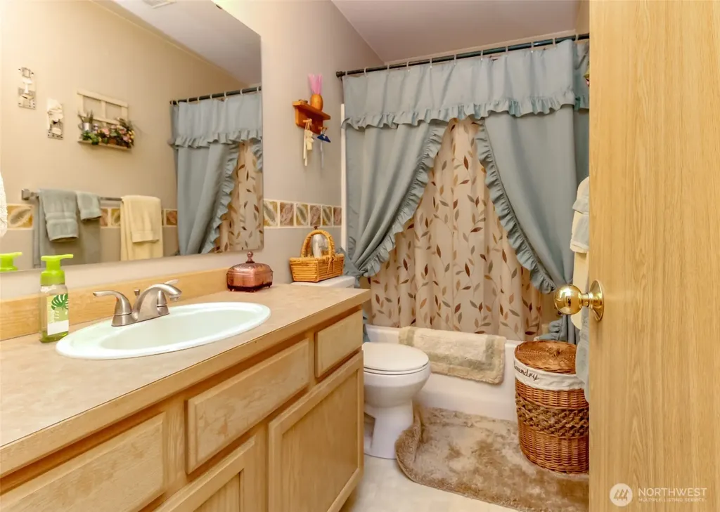 20024 73rd Ave Ct E Spanaway WA 98387