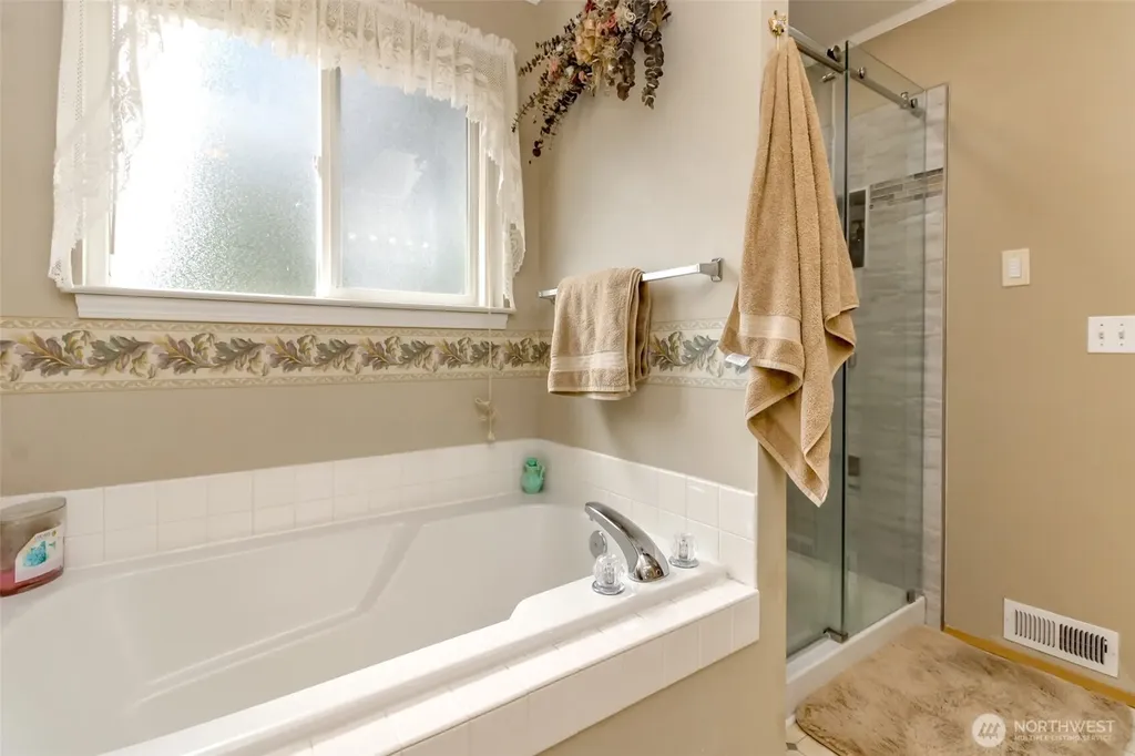 20024 73rd Ave Ct E Spanaway WA 98387