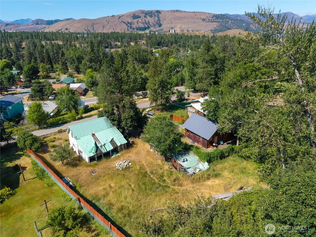 618 Filer Avenue Winthrop WA 98862