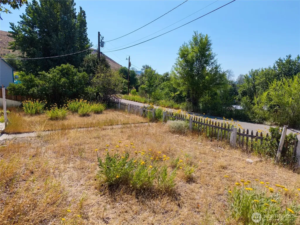 618 Filer Avenue Winthrop WA 98862