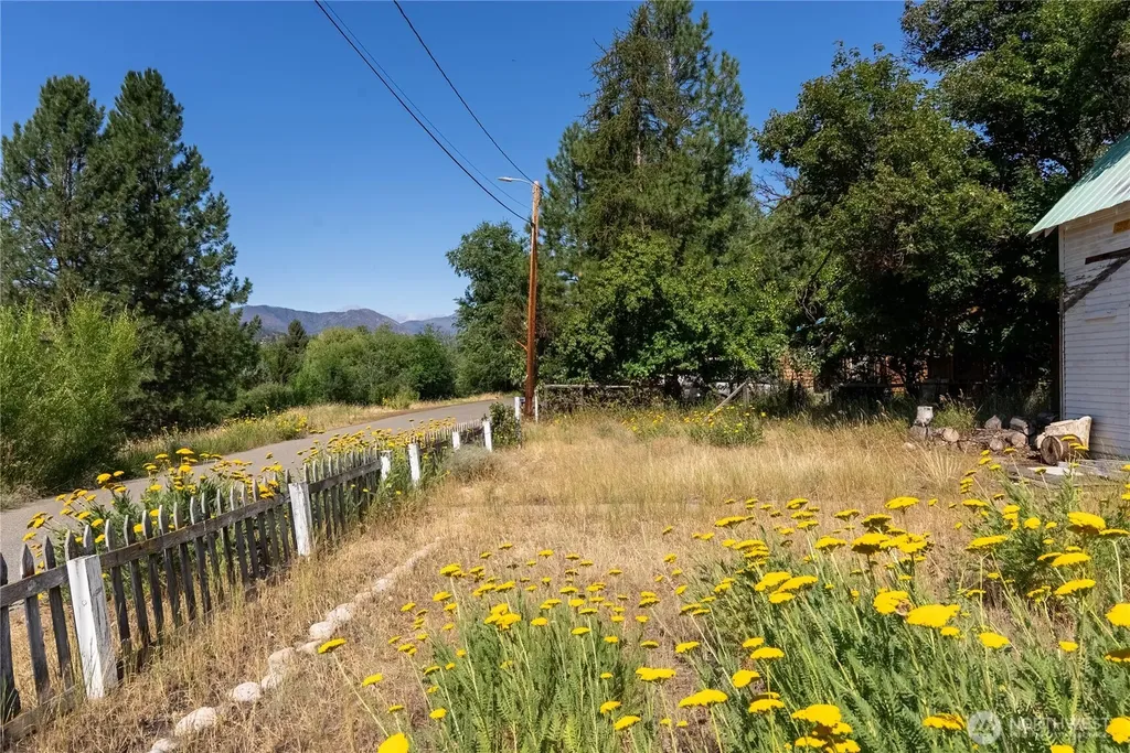 618 Filer Avenue Winthrop WA 98862