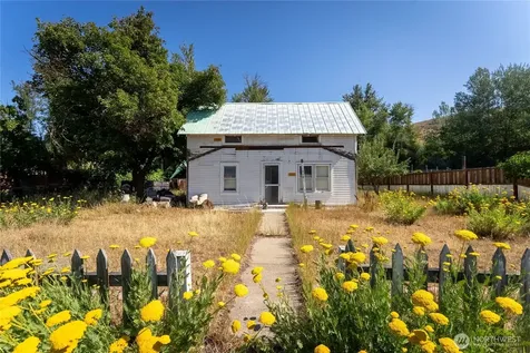 618 Filer Avenue Winthrop WA 98862