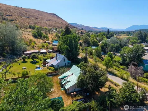 618 Filer Avenue Winthrop WA 98862