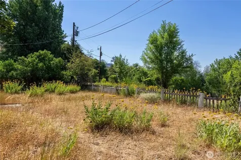 618 Filer Avenue Winthrop WA 98862
